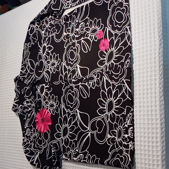 Krazy Kat Women's Long Sleeve Button Front Floral Print Top Size XL Blk/Wht/Pink - Picture 6 of 13